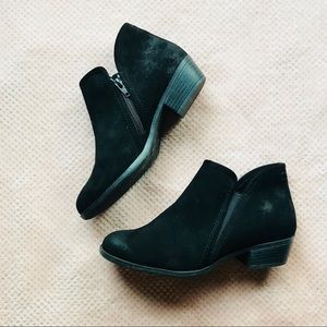 Black ankle boots / booties with short heel